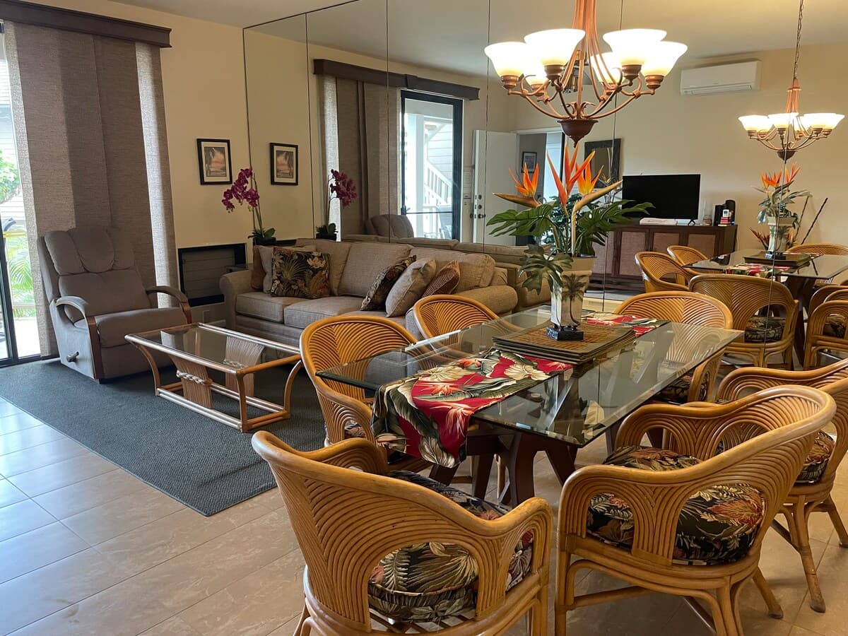Villa in Wailea · ★4.96 · 2 bedrooms · 4 beds · 2 private baths - Photo 3