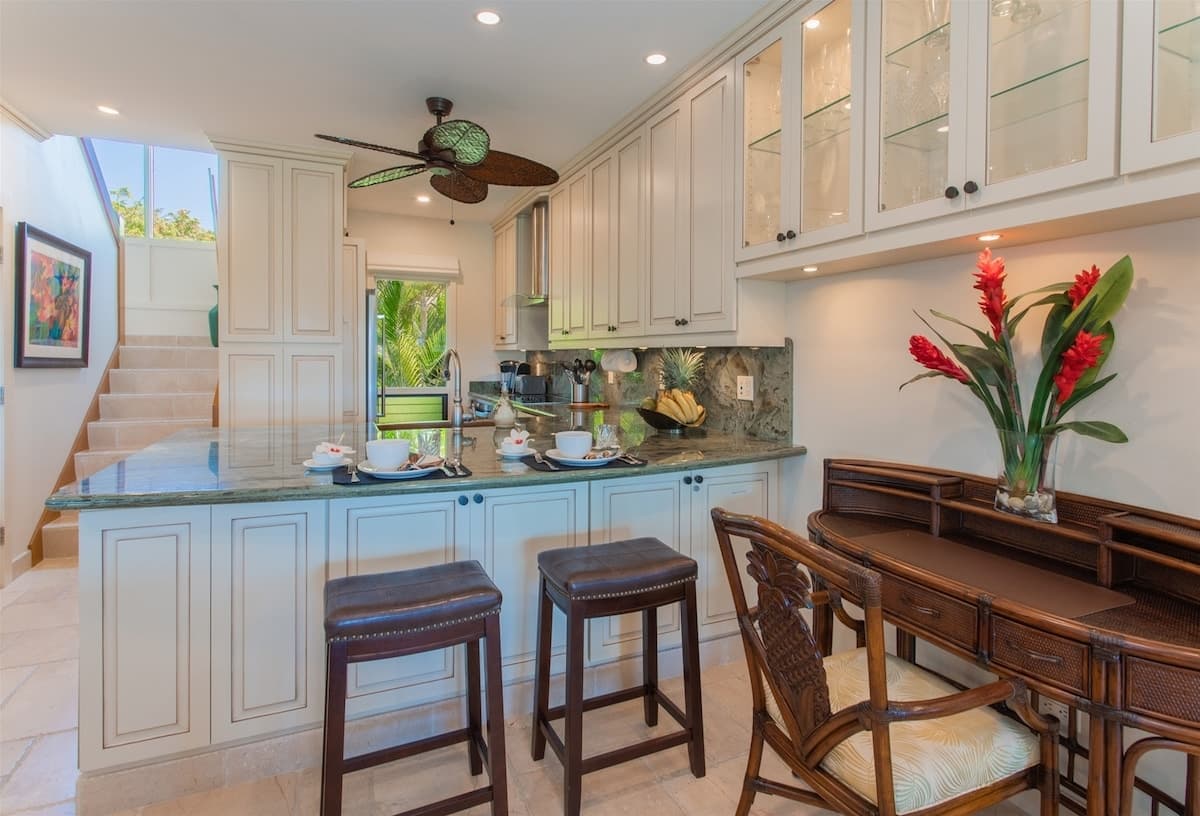 Villa in Lahaina · ★4.94 · 1 bedroom · 2 beds · 2 baths - Photo 3