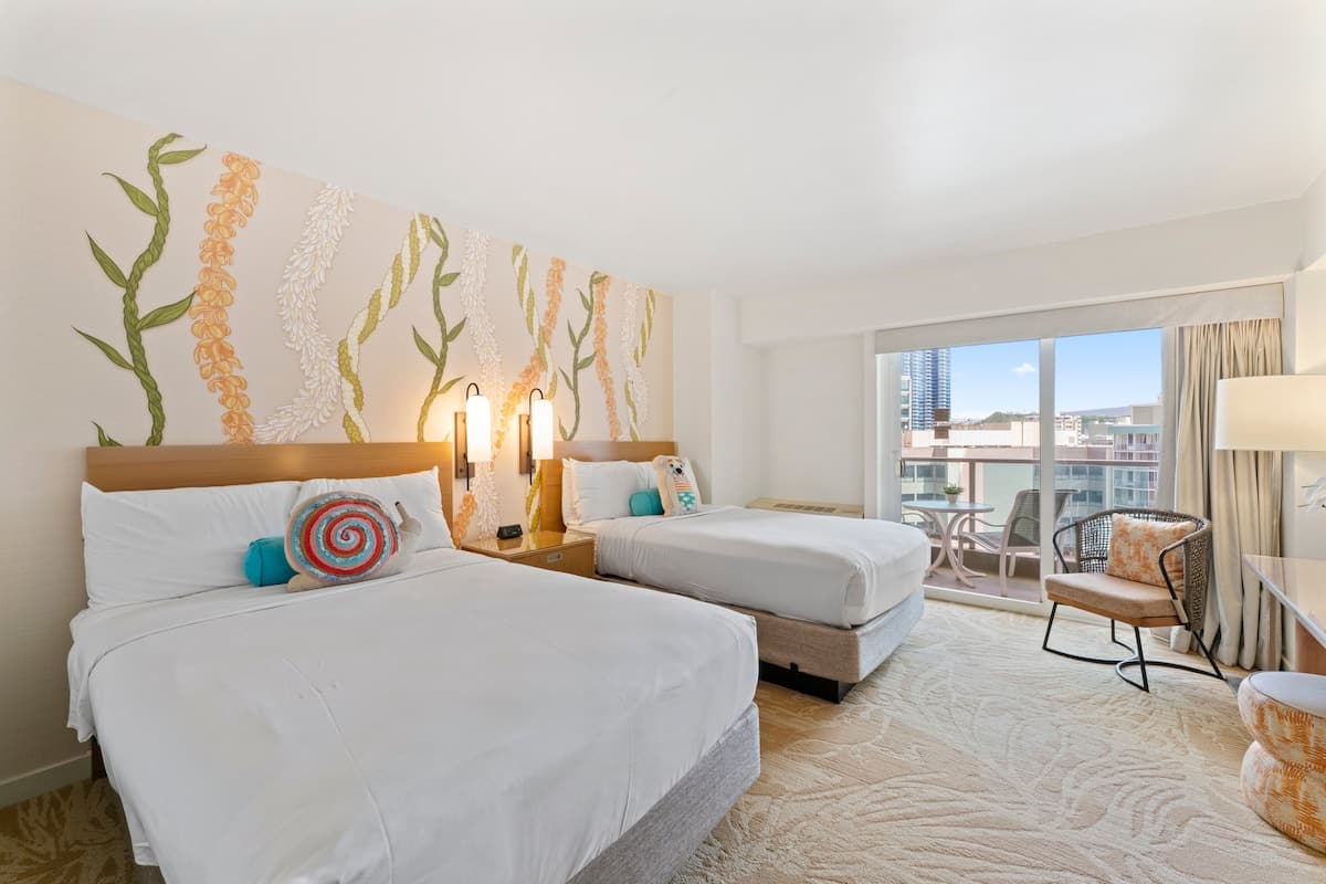 Condo in Honolulu · ★4.75 · Studio · 2 beds · 1 private bath - Photo 1