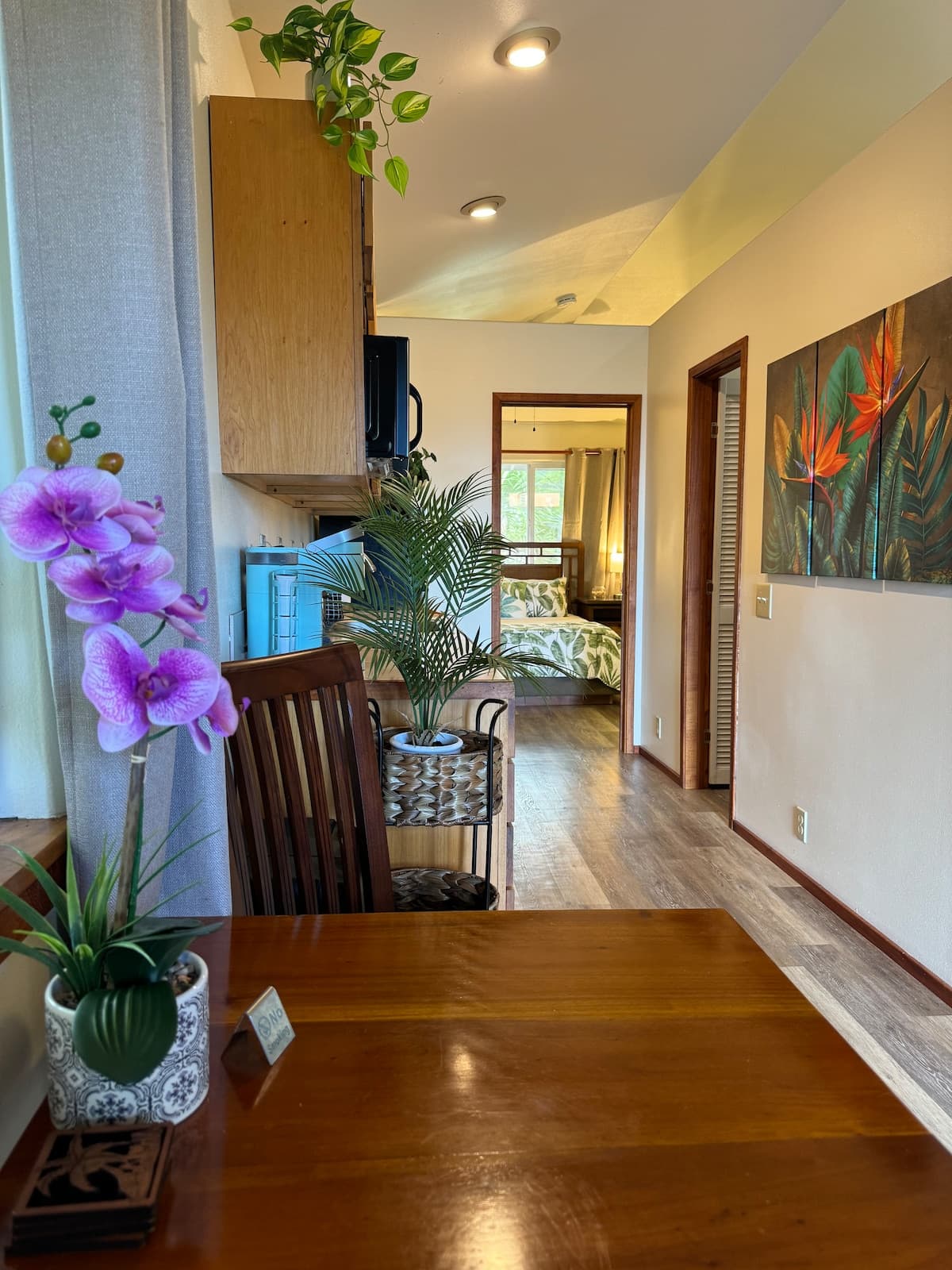 Lovely 1-Bedroom w/Ocean View on Alii Dr in Kona-F - Photo 1
