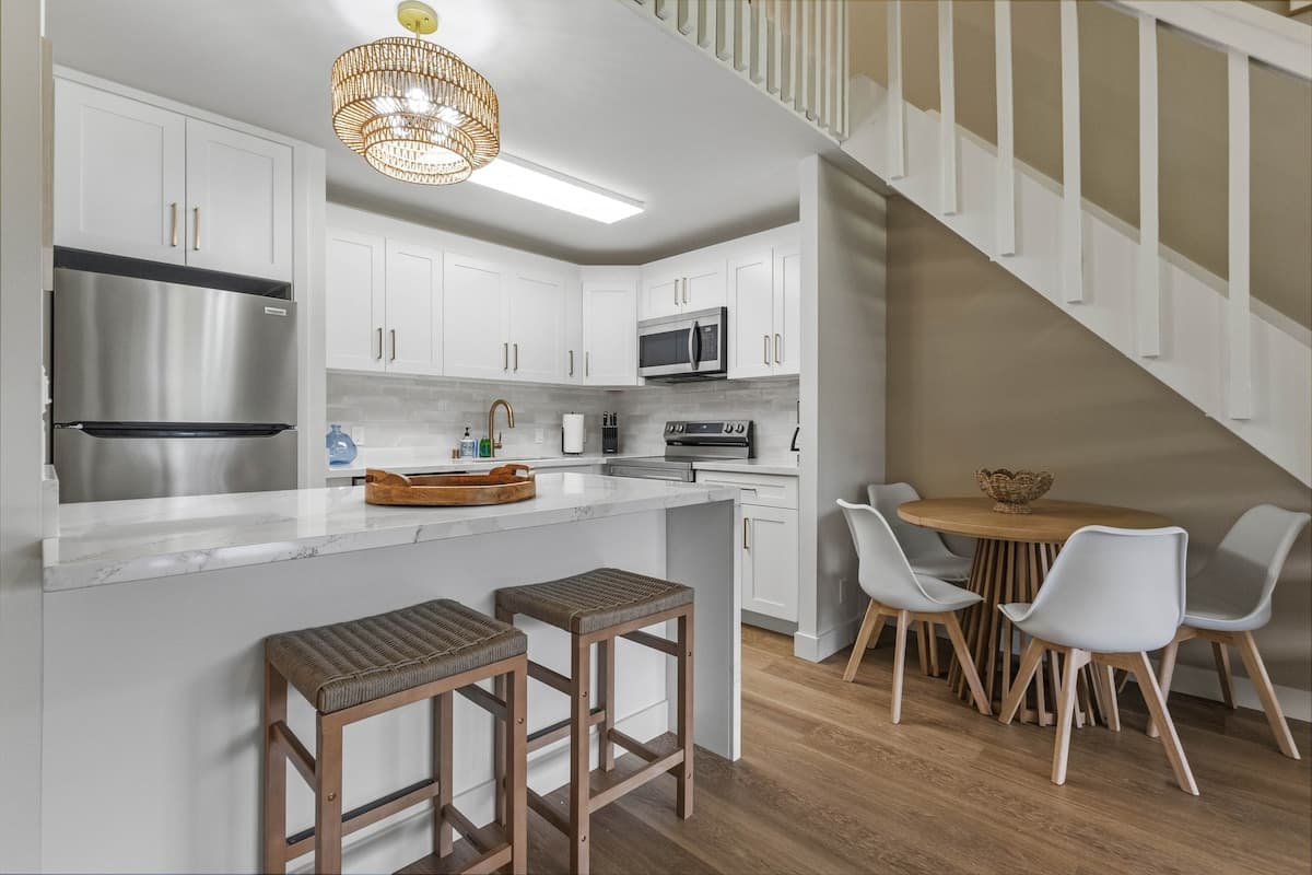 Townhouse in Kahuku · ★4.86 · 2 bedrooms · 4 beds · 2 private baths - Photo 5