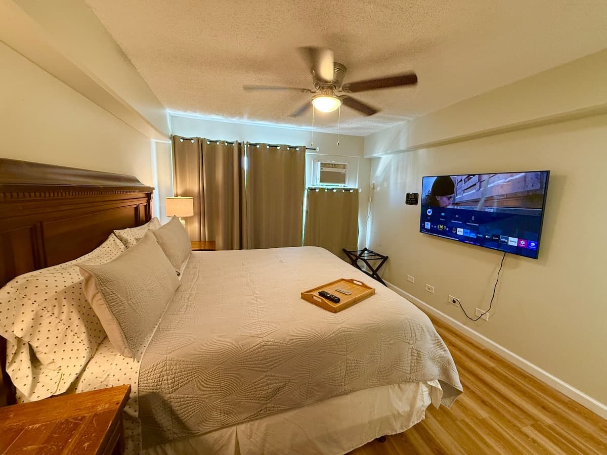 Condo in Honolulu · ★4.92 · 1 bedroom · 1 bed · 1 private bath - Photo 1