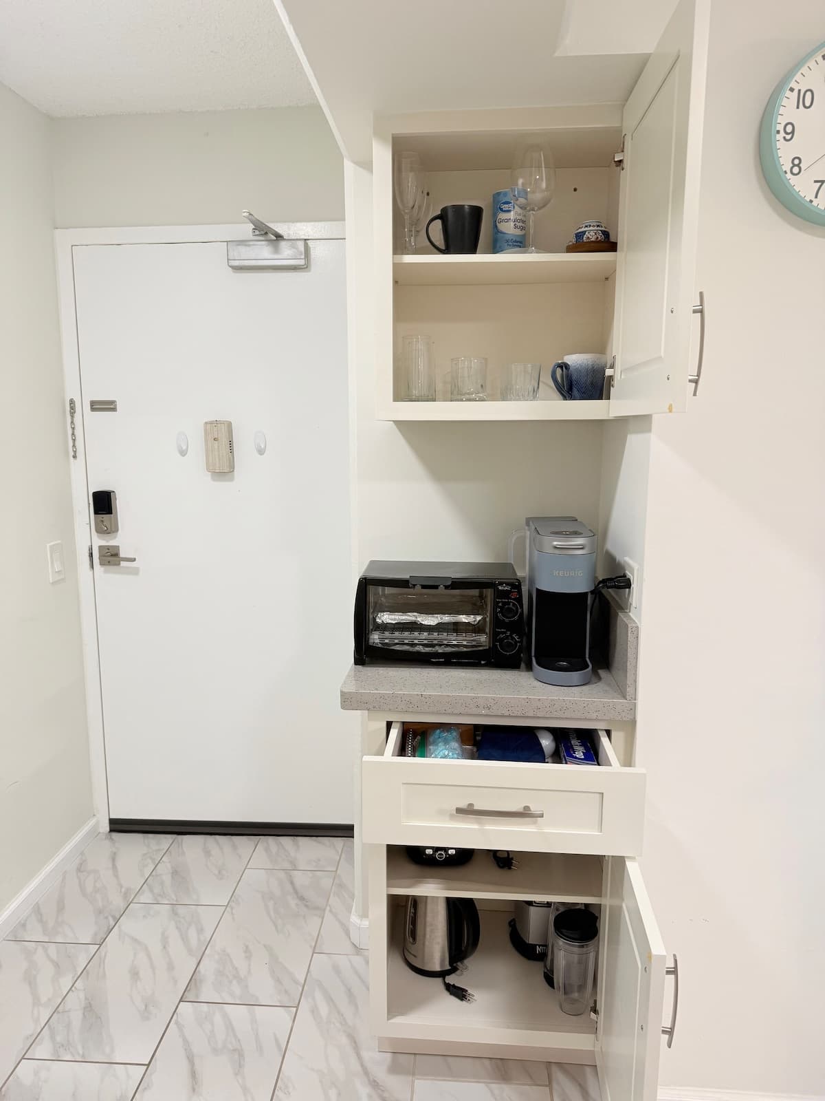 Condo in Honolulu · ★4.92 · 1 bedroom · 1 bed · 1 private bath - Photo 5