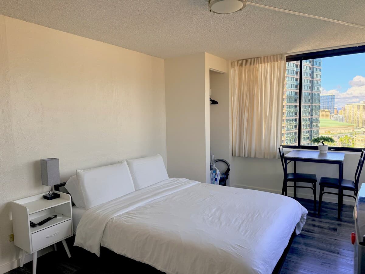 Hawaiian Monarch Private Studio/No Resort Fee - Photo 2