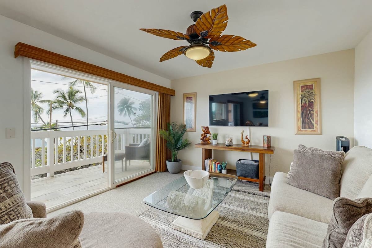 Condo in Kailua-Kona · ★4.88 · 2 bedrooms · 2 beds · 2 shared baths - Photo 5