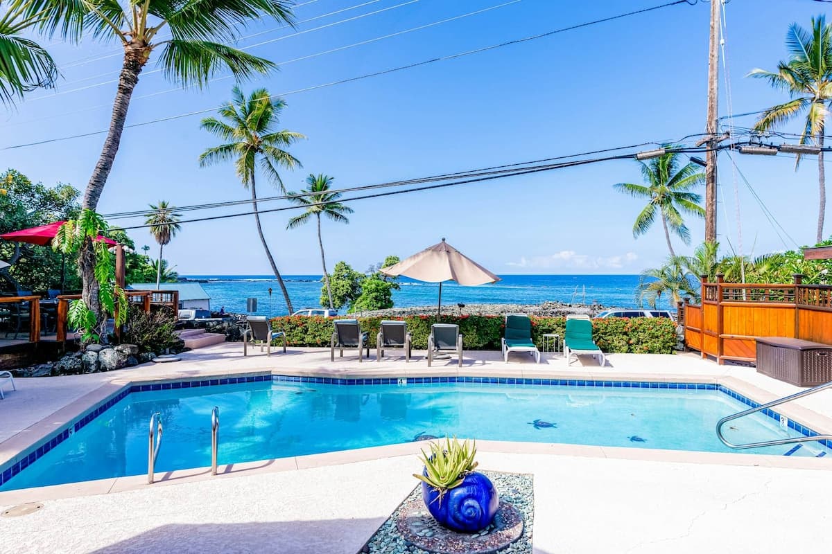 Condo in Kailua-Kona · ★4.88 · 2 bedrooms · 2 beds · 2 shared baths - Photo 1