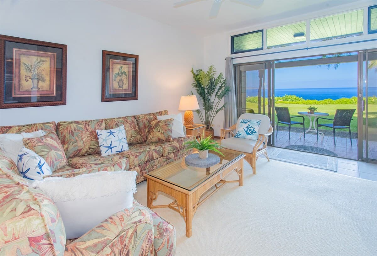 Villa in Lahaina · ★4.9 · 1 bedroom · 2 beds · 2 baths - Photo 2
