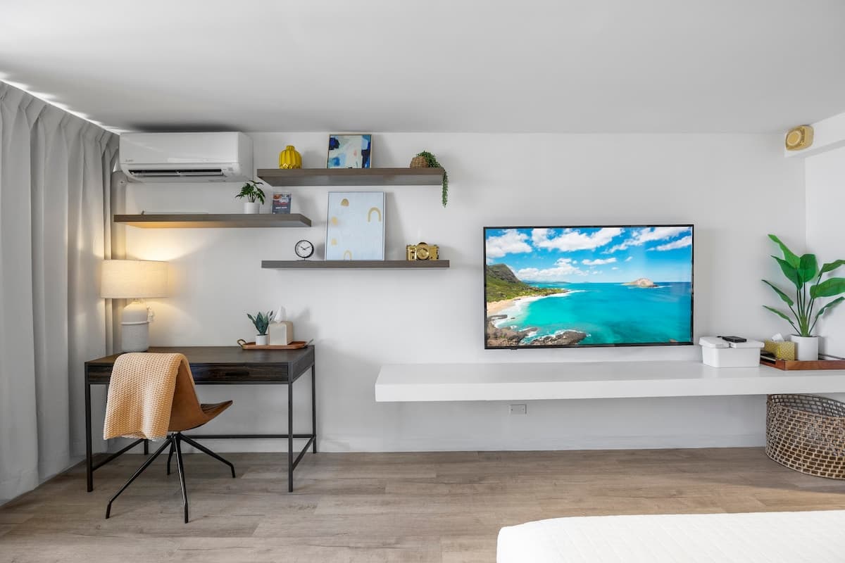 Condo in Honolulu · ★4.94 · Studio · 2 beds · 1 private bath - Photo 5