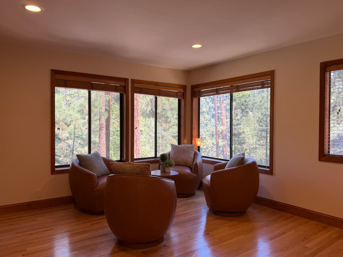 Home in Zephyr Cove · ★4.5 · 5 bedrooms · 8 beds · 3.5 private baths - Photo 3