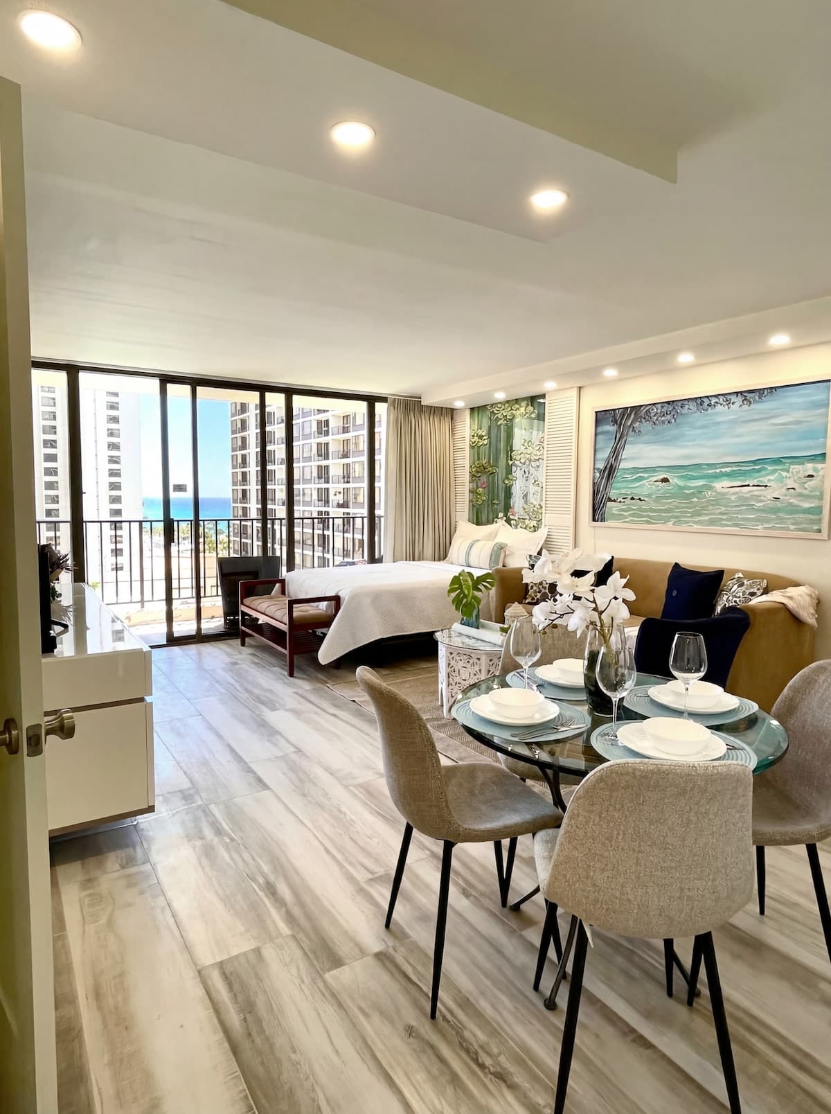 Heart of Waikiki amazing ocean view1 free parking - Photo 2