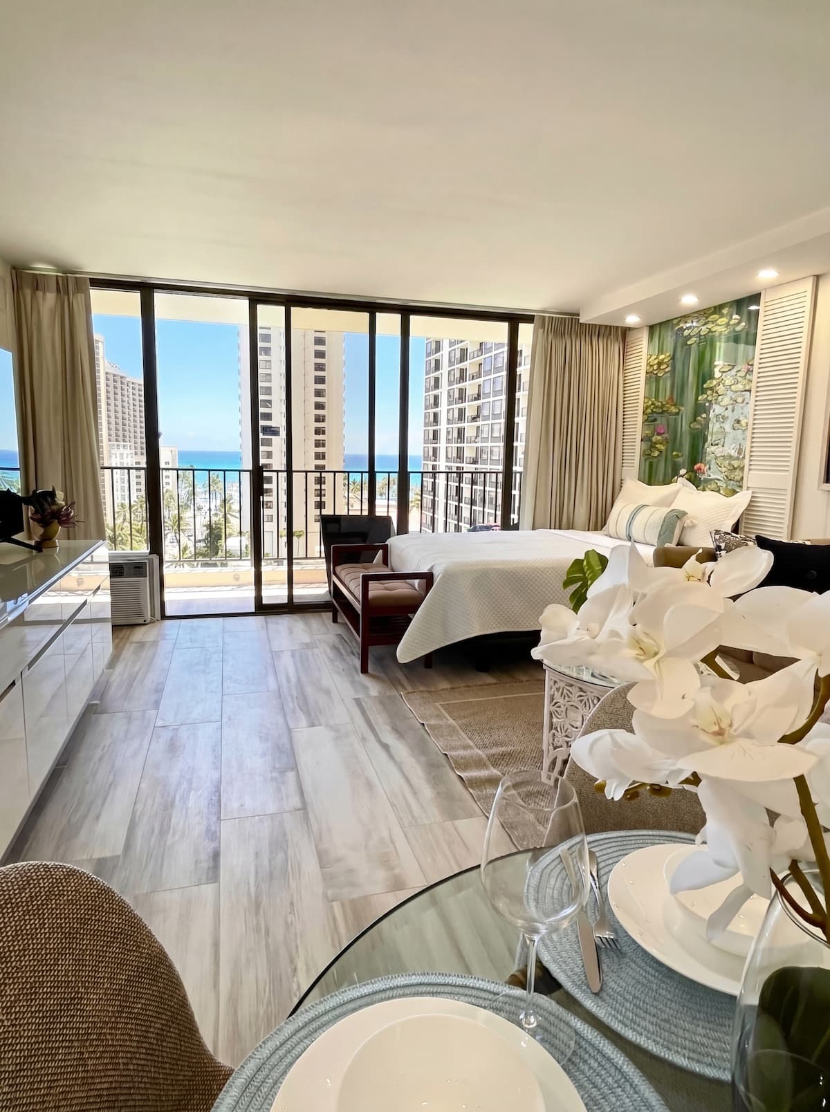 Heart of Waikiki amazing ocean view1 free parking - Photo 1