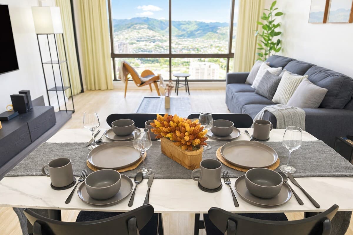 Condo in Honolulu · ★4.94 · 1 bedroom · 2 beds · 1 private bath - Photo 4