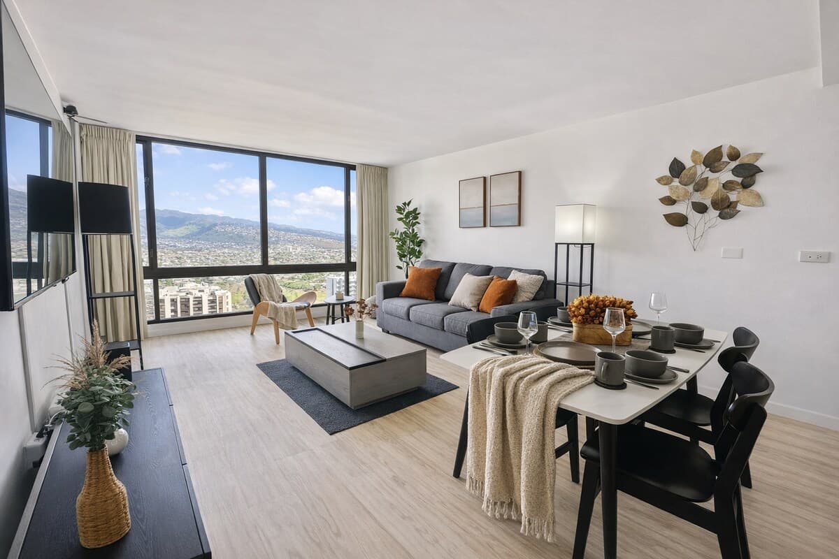 Condo in Honolulu · ★4.94 · 1 bedroom · 2 beds · 1 private bath - Photo 5