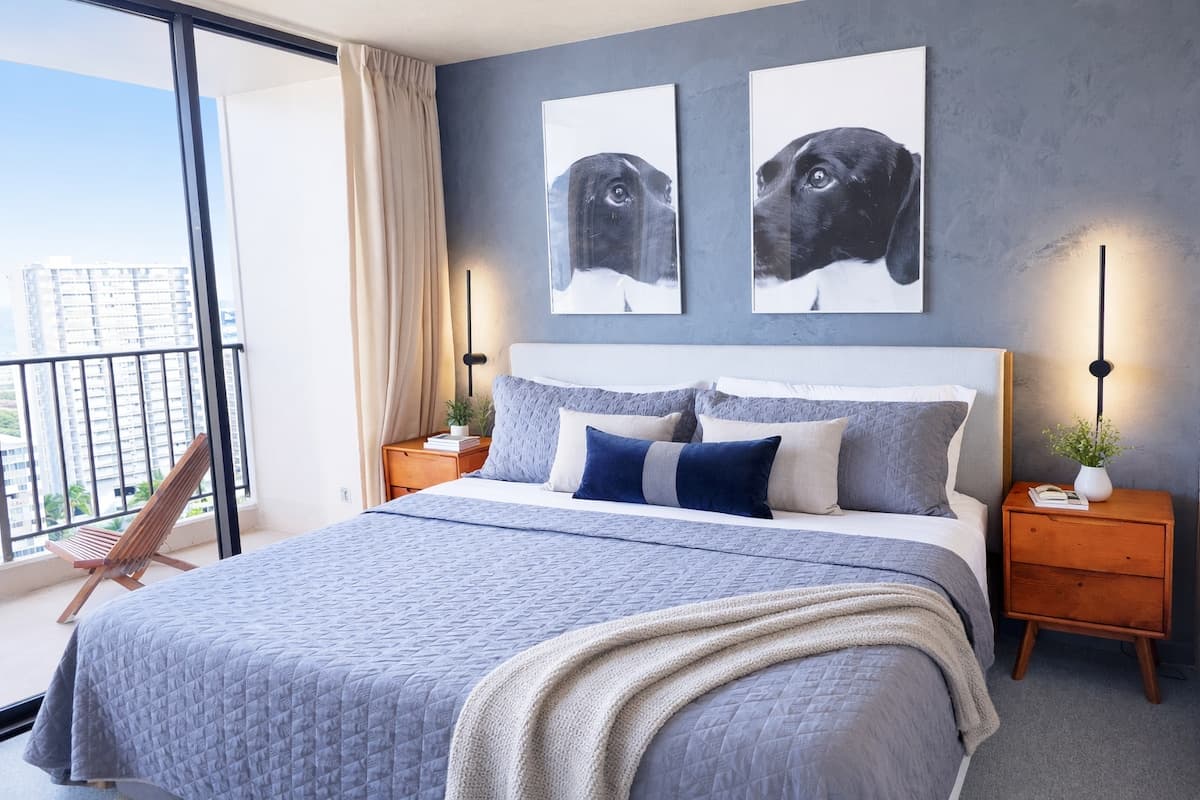 Condo in Honolulu · ★4.82 · 1 bedroom · 2 beds · 1 private bath - Photo 2