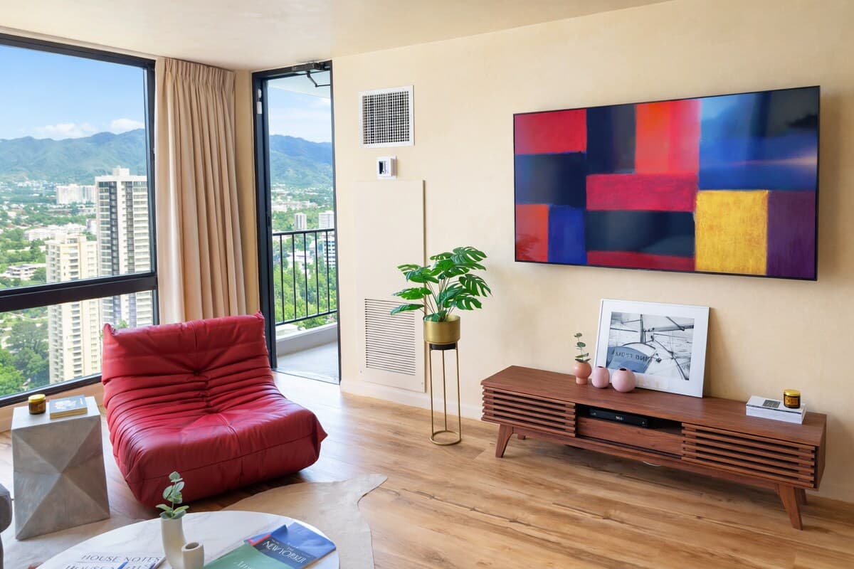 Condo in Honolulu · ★4.82 · 1 bedroom · 2 beds · 1 private bath - Photo 4