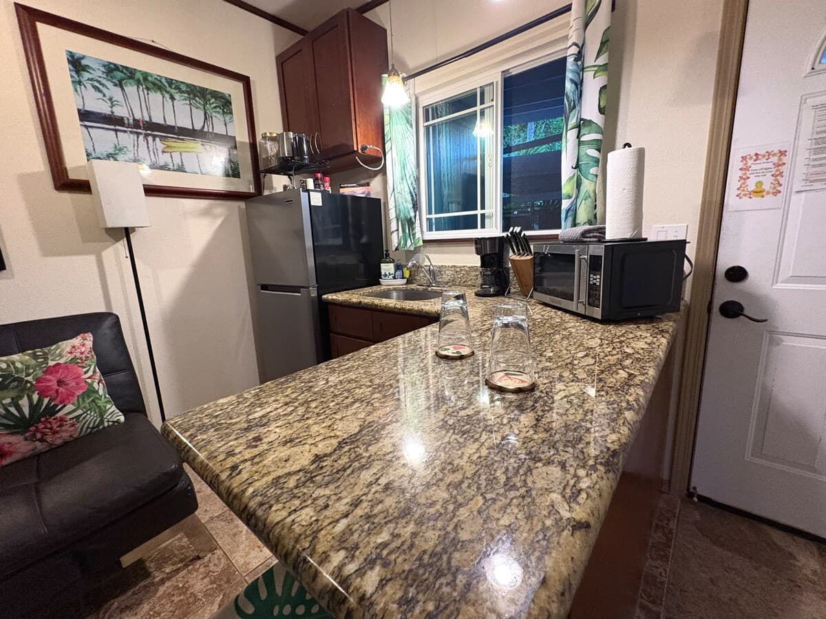 Guesthouse in Hilo · ★4.88 · 1 bedroom · 2 beds · 1 private bath - Photo 5