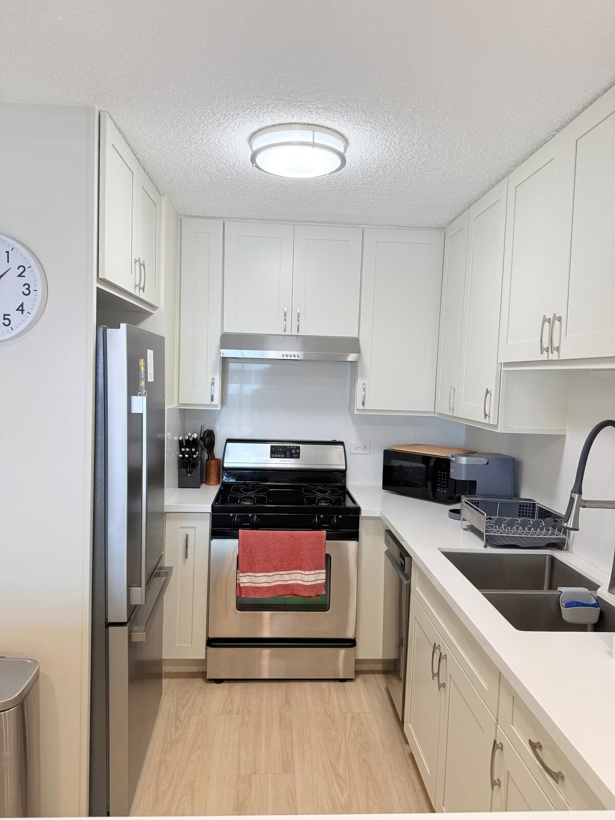 Condo in Honolulu · ★4.94 · 1 bedroom · 2 beds · 1 private bath - Photo 5