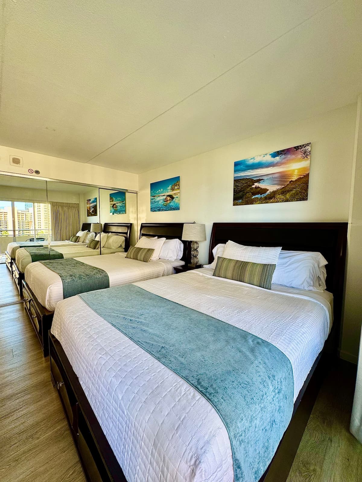 Condo in Honolulu · ★4.82 · 1 bedroom · 3 beds · 1 private bath - Photo 1
