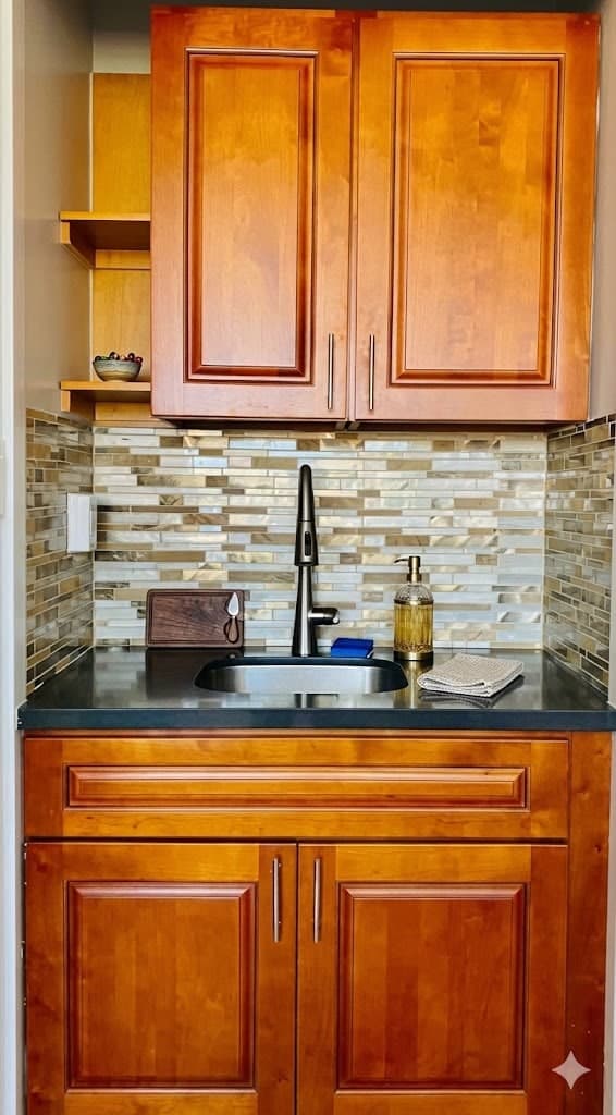Condo in Honolulu · ★4.83 · 1 bedroom · 1 bed · 1 private bath - Photo 3