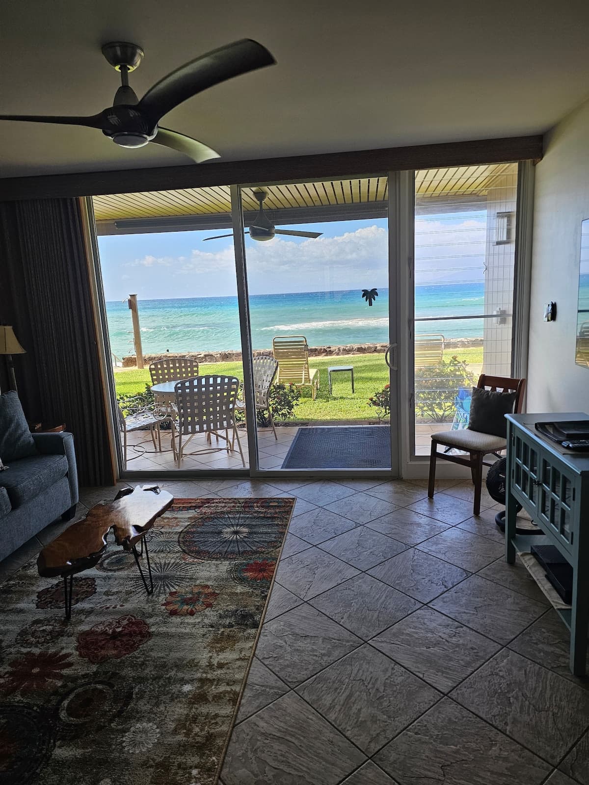 Condo in Lahaina · ★4.99 · 1 bedroom · 2 beds · 1 bath - Photo 5