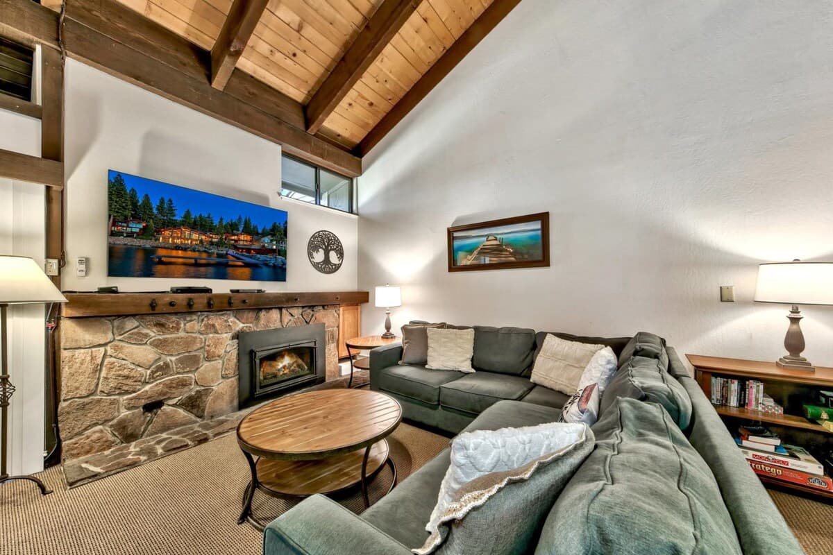 Lakeland Village Townhome, Beach & Pool Access - Photo 3