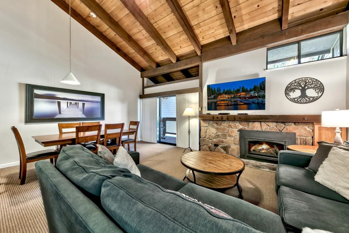 Lakeland Village Townhome, Beach & Pool Access - Photo 1
