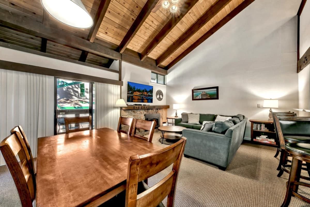 Lakeland Village Townhome, Beach & Pool Access - Photo 2
