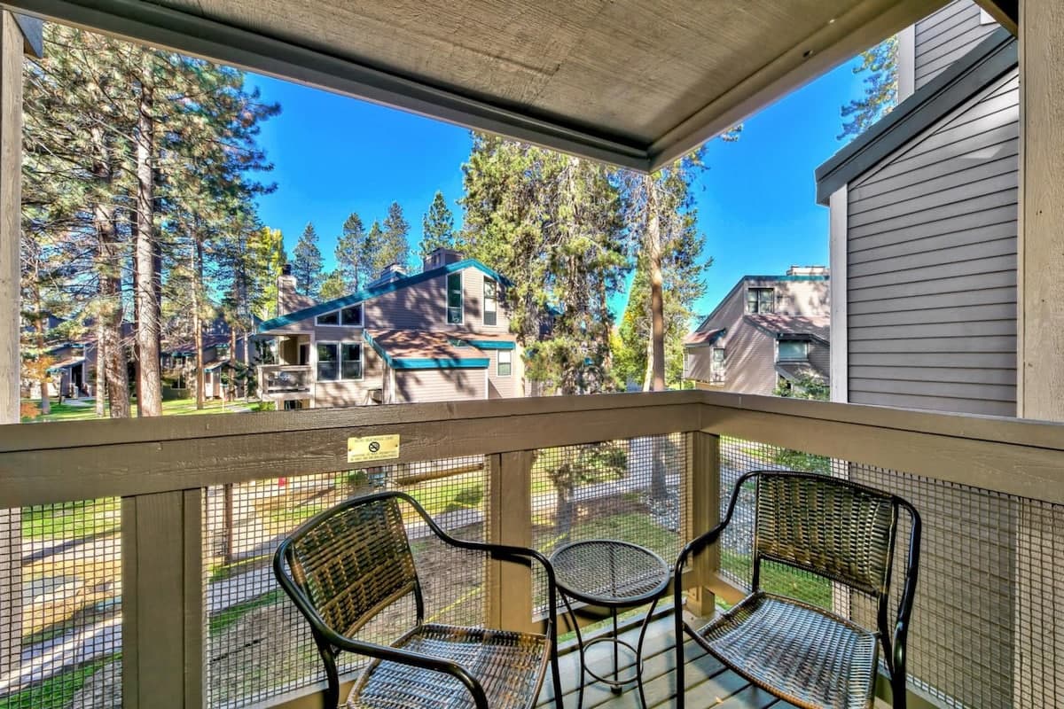Lakeland Village Townhome, Beach & Pool Access - Photo 4
