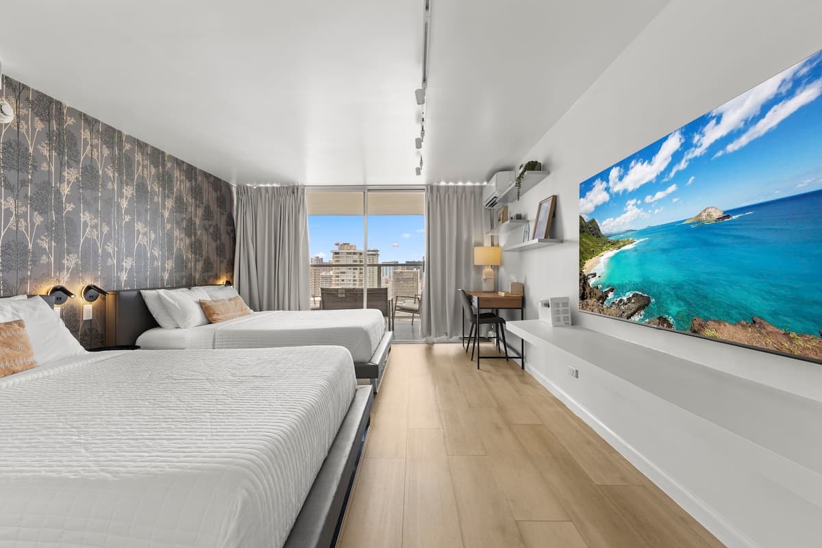 Condo in Honolulu · ★4.92 · Studio · 2 beds · 1 private bath - Photo 2