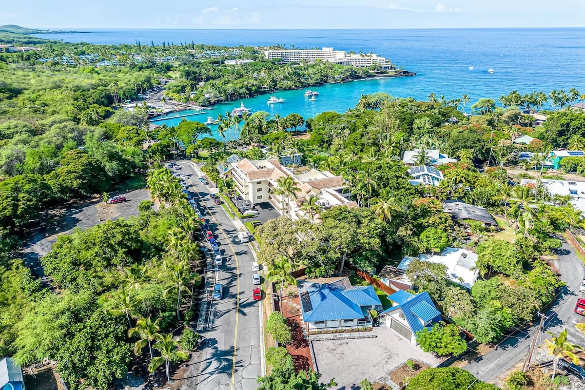 Home in Kailua-Kona · ★5.0 · 4 bedrooms · 5 beds · 3 shared baths - Photo 1