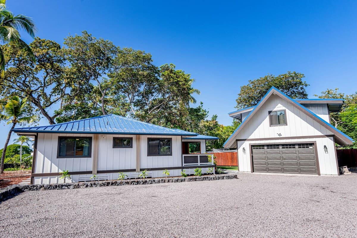 Home in Kailua-Kona · ★5.0 · 4 bedrooms · 5 beds · 3 shared baths - Photo 3