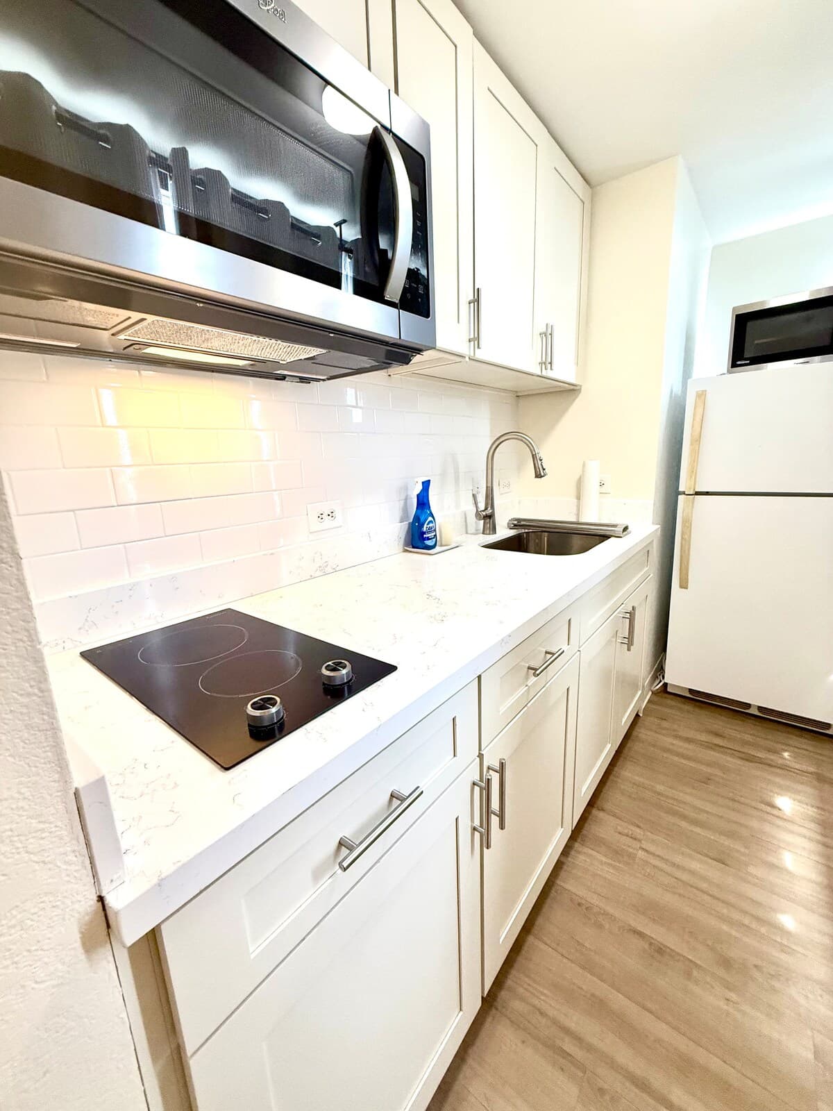 Condo in Honolulu · ★4.52 · 1 bedroom · 1 bed · 1 private bath - Photo 5