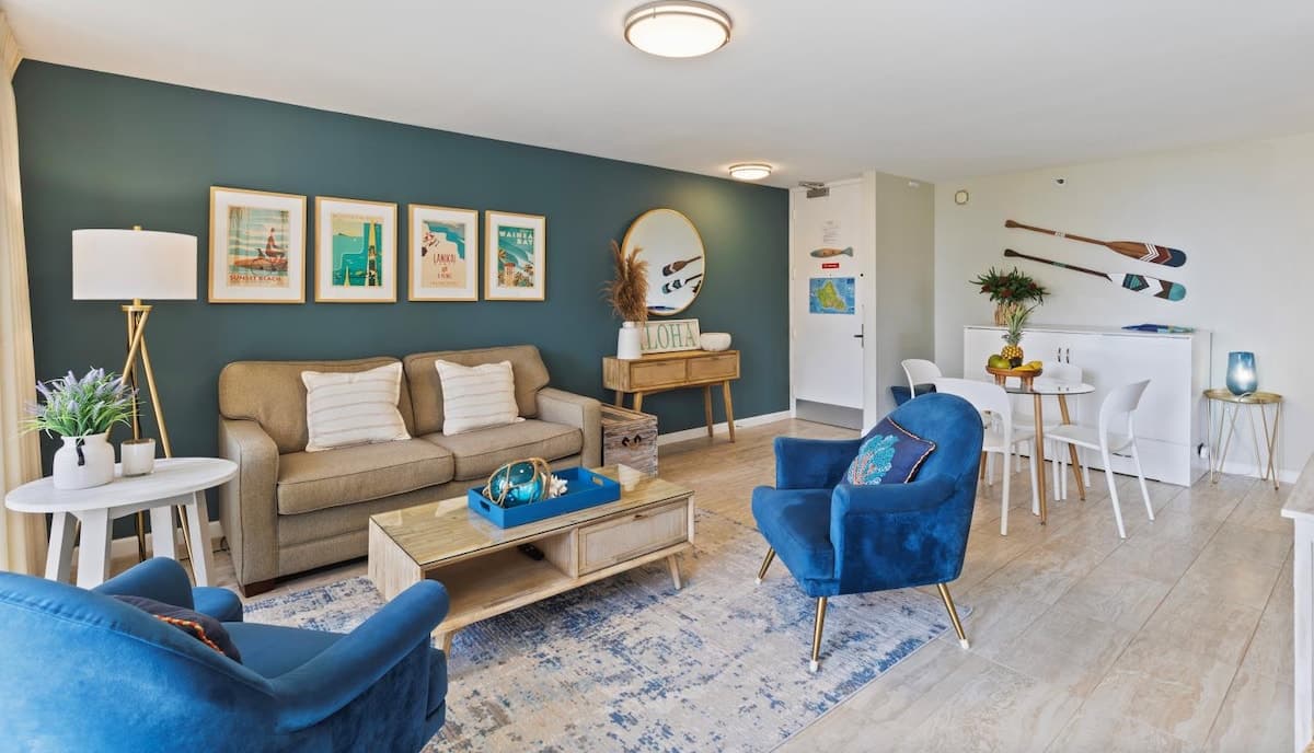 Condo in Honolulu · ★4.84 · 1 bedroom · 2 beds · 1 private bath - Photo 5