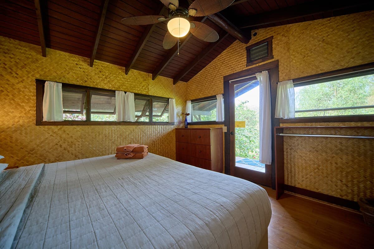 Home in Kapaau · ★4.89 · 1 bedroom · 2 beds · 1 shared bath - Photo 2