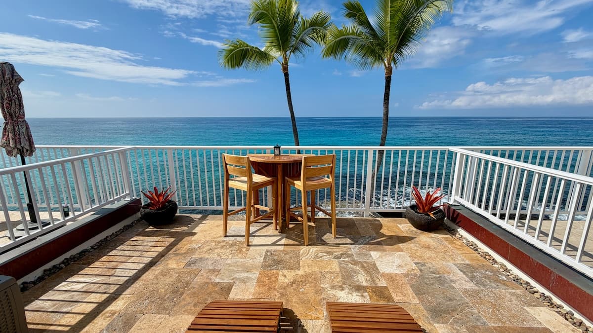 Condo in Kailua-Kona · ★4.93 · Studio · 2 beds · 1 bath - Photo 2