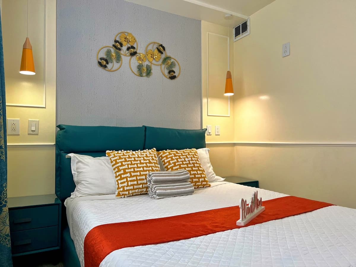 Cushy Waikiki Legally Holiday Apt. Good For 5 - Photo 3