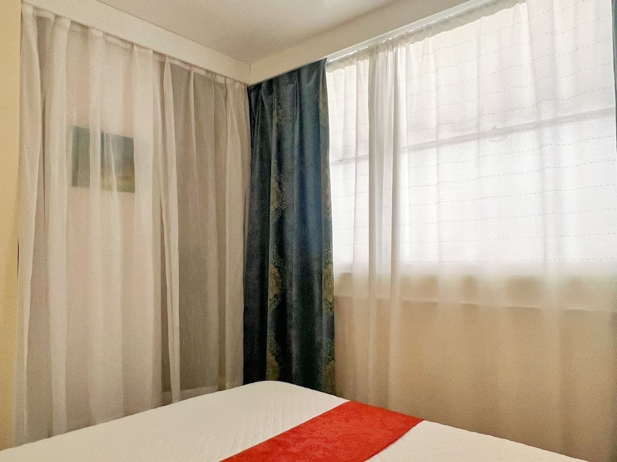 Cushy Waikiki Legally Holiday Apt. Good For 5 - Photo 2