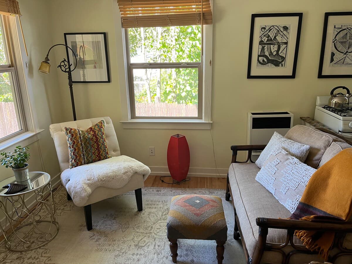 Adorable Garden Guesthouse - walk to downtown - Photo 3