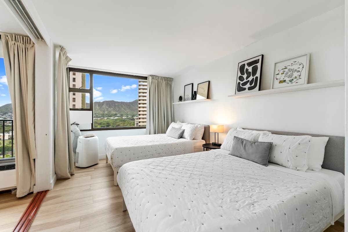 Condo in Honolulu · ★4.97 · 1 bedroom · 3 beds · 1 private bath - Photo 1