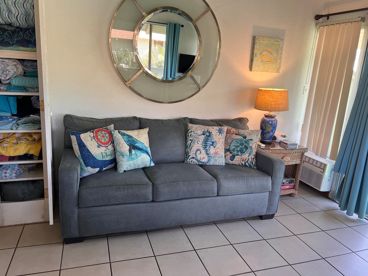 Condo in Kihei · ★4.8 · Studio · 2 beds · 1 private bath - Photo 1