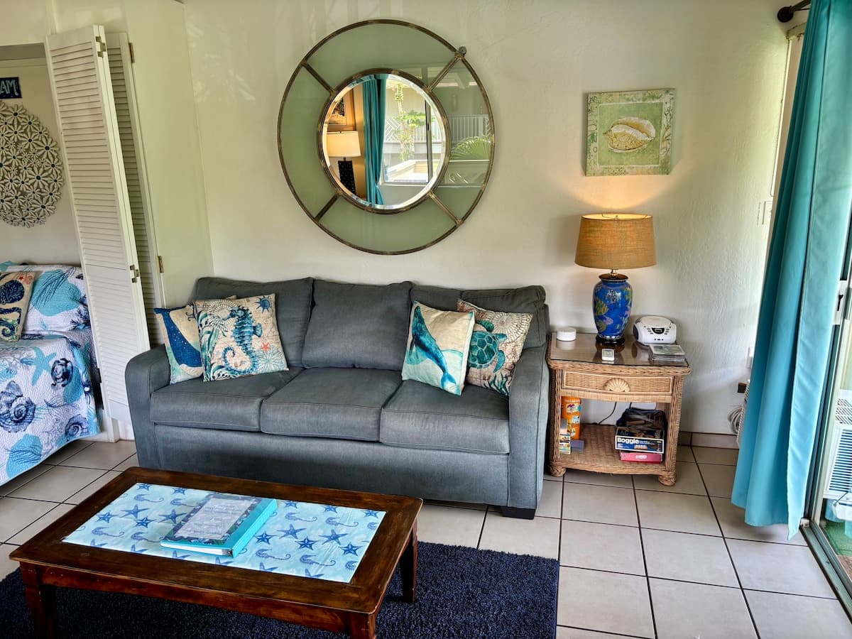 Condo in Kihei · ★4.8 · Studio · 2 beds · 1 private bath - Photo 3