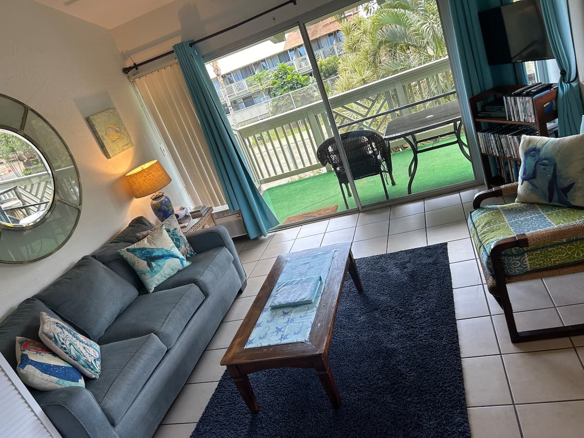 Condo in Kihei · ★4.8 · Studio · 2 beds · 1 private bath - Photo 2