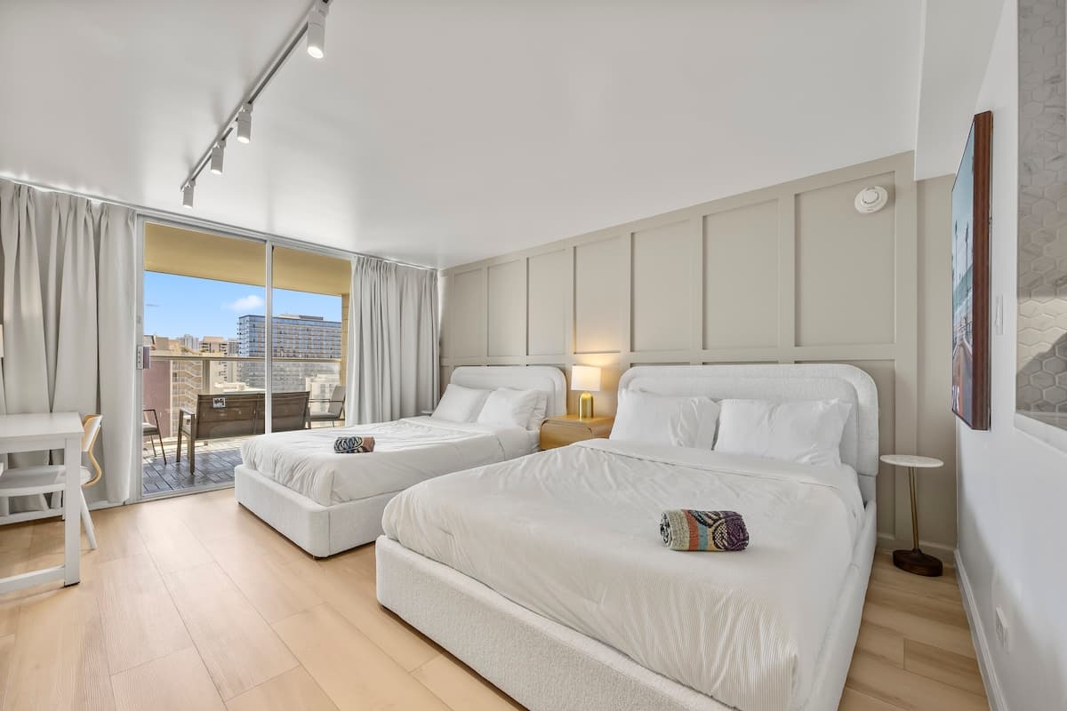 Condo in Honolulu · ★4.95 · Studio · 2 beds · 1 private bath - Photo 4