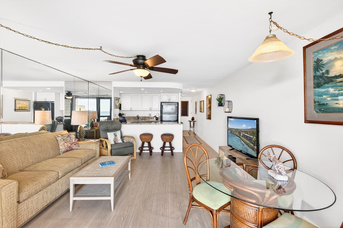 Condo in Lahaina · ★4.7 · 1 bedroom · 1 bed · 1 bath - Photo 3