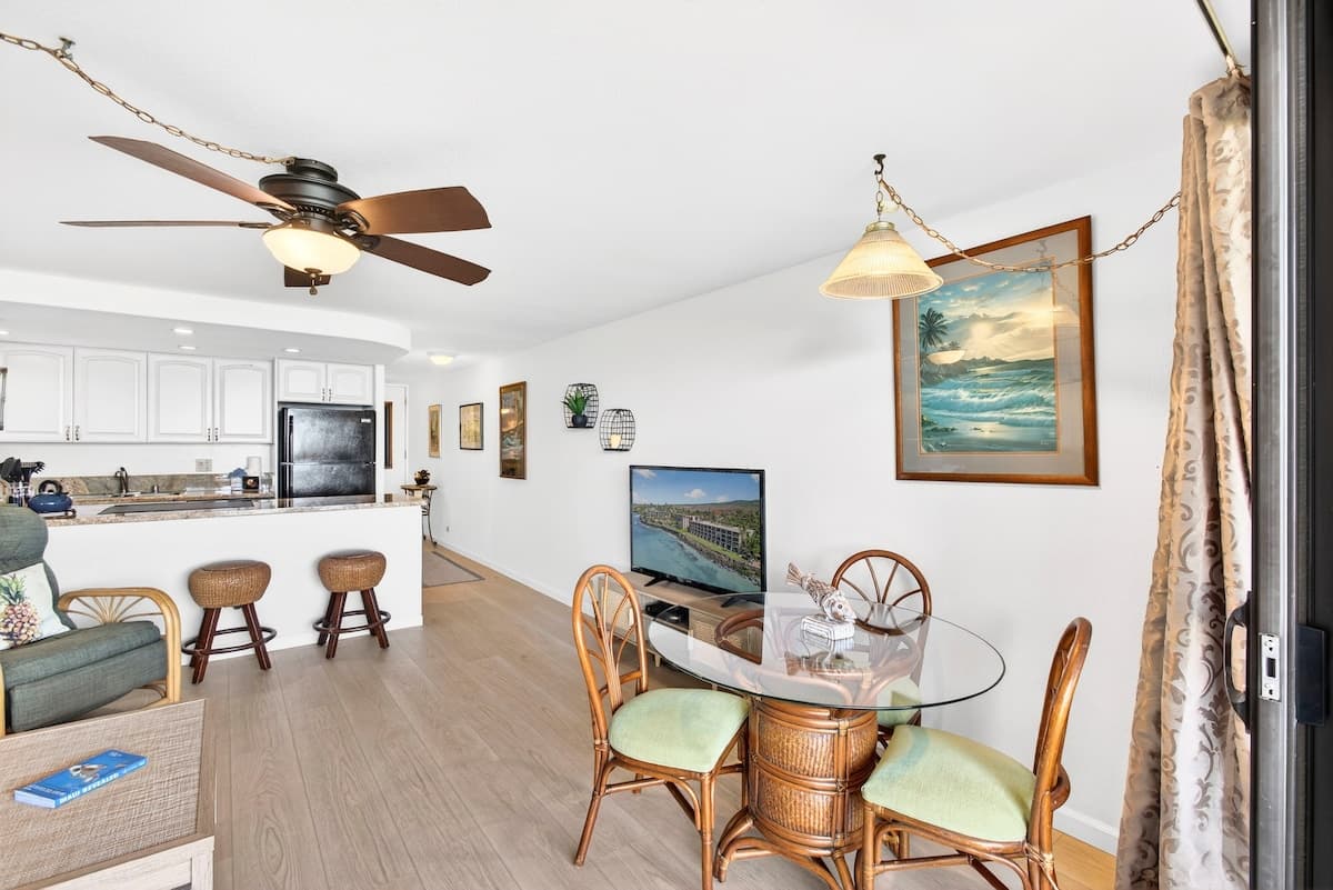 Condo in Lahaina · ★4.7 · 1 bedroom · 1 bed · 1 bath - Photo 5