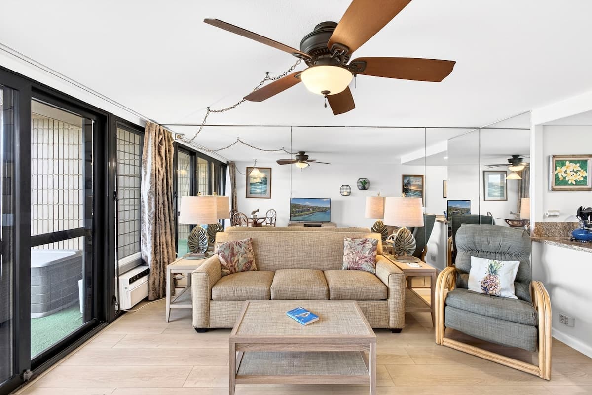 Condo in Lahaina · ★4.7 · 1 bedroom · 1 bed · 1 bath - Photo 2