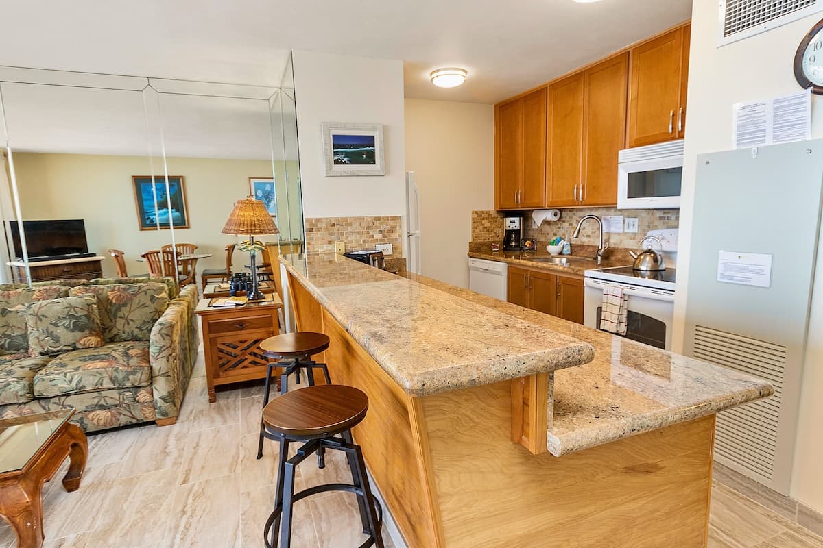 Condo in Kihei · ★4.84 · 1 bedroom · 1 bed · 1 bath - Photo 5