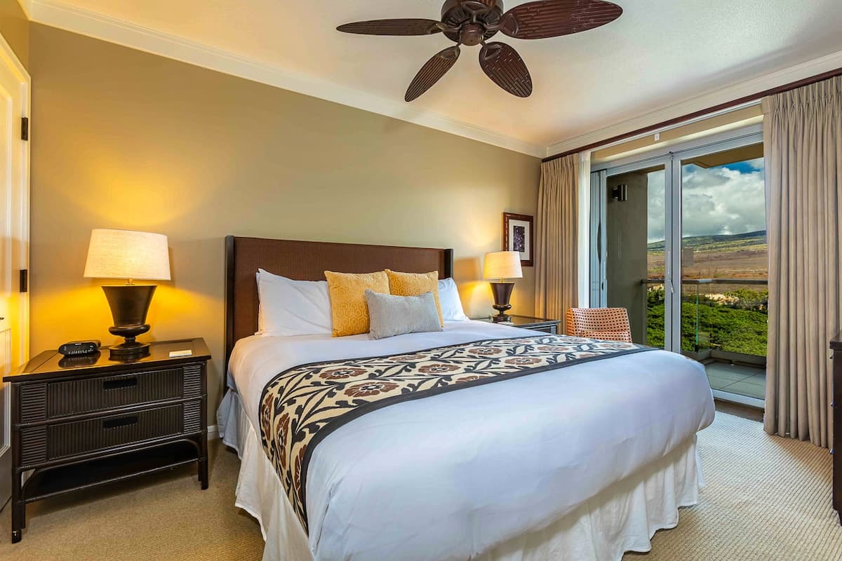 Condo in Lahaina · ★4.86 · 1 bedroom · 2 beds · 1 bath - Photo 4