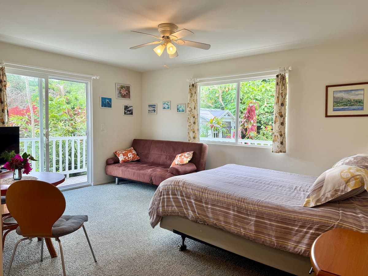 Home in Kailua-Kona · ★4.75 · 1 bedroom · 2 beds · 1 private bath - Photo 3
