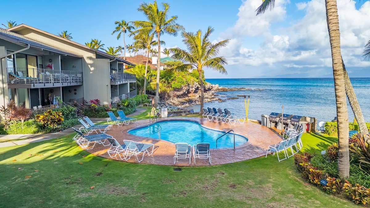Condo in Lahaina · ★4.96 · 3 bedrooms · 5 beds · 2 baths - Photo 1